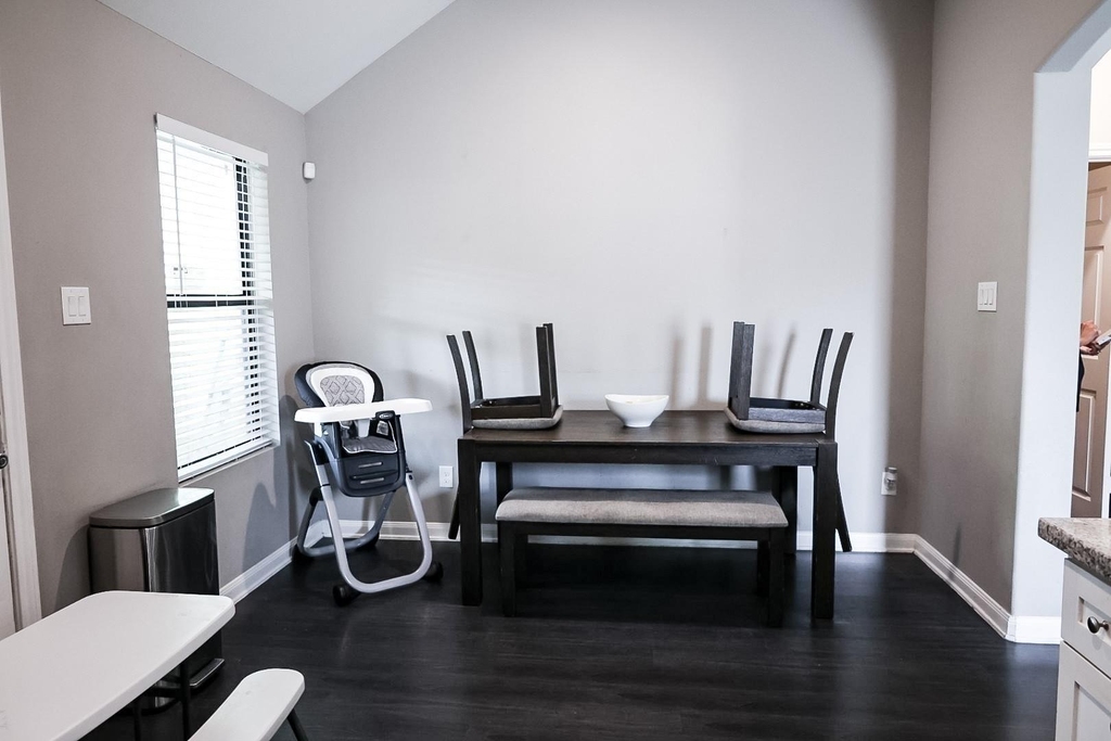 2514 Lee Street - Photo 7