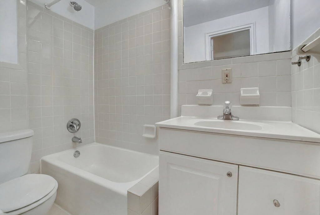 154 East 7th Street - Photo 2