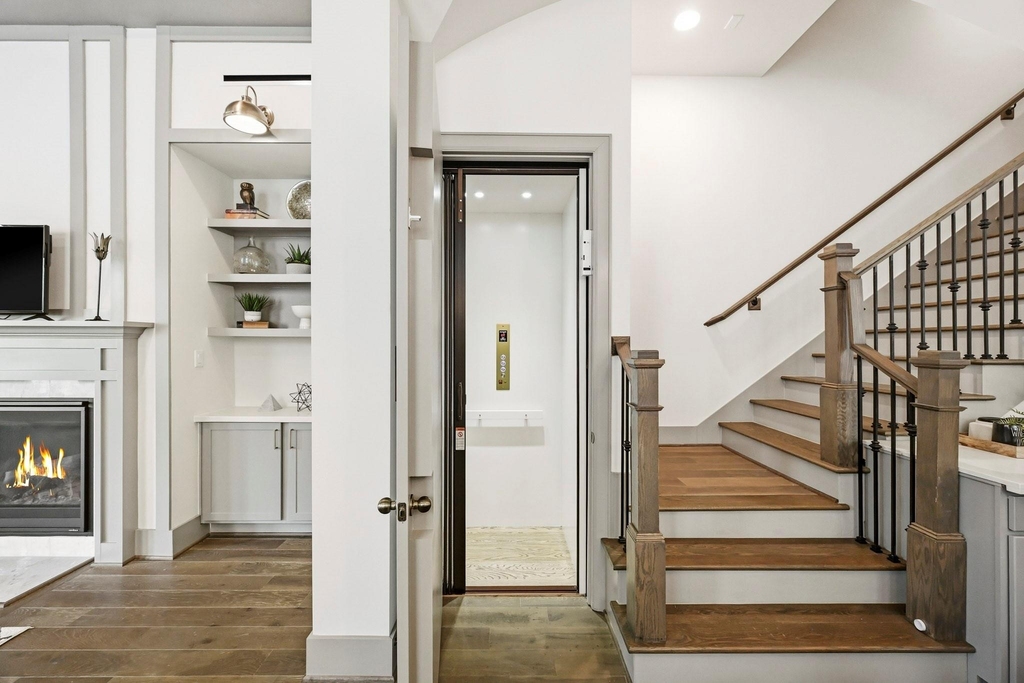 523 W 25th Street - Photo 9