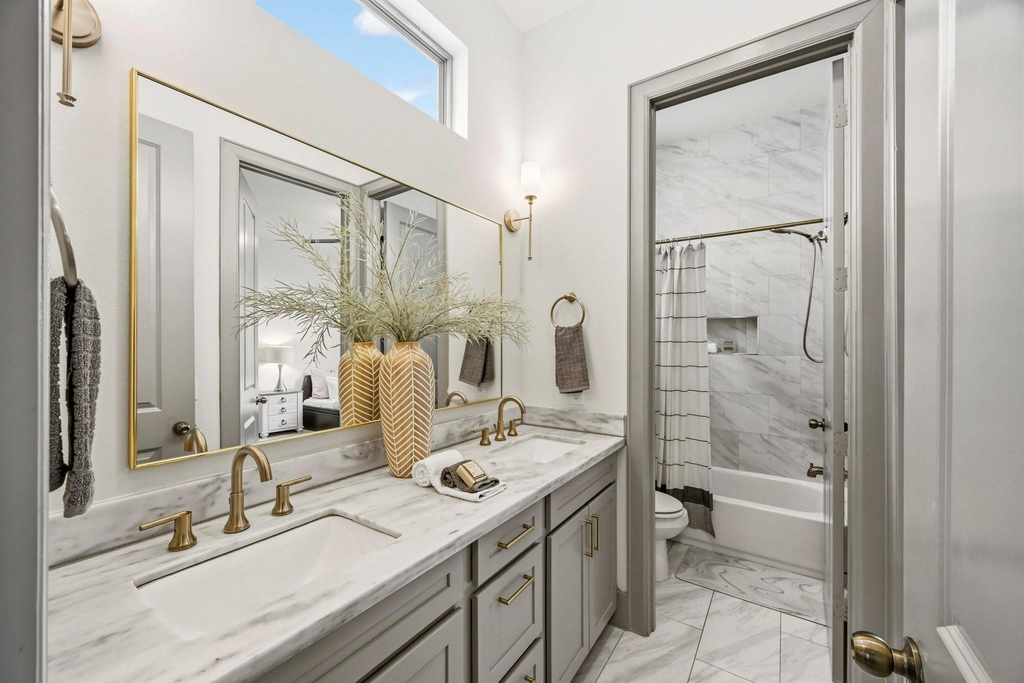 523 W 25th Street - Photo 19