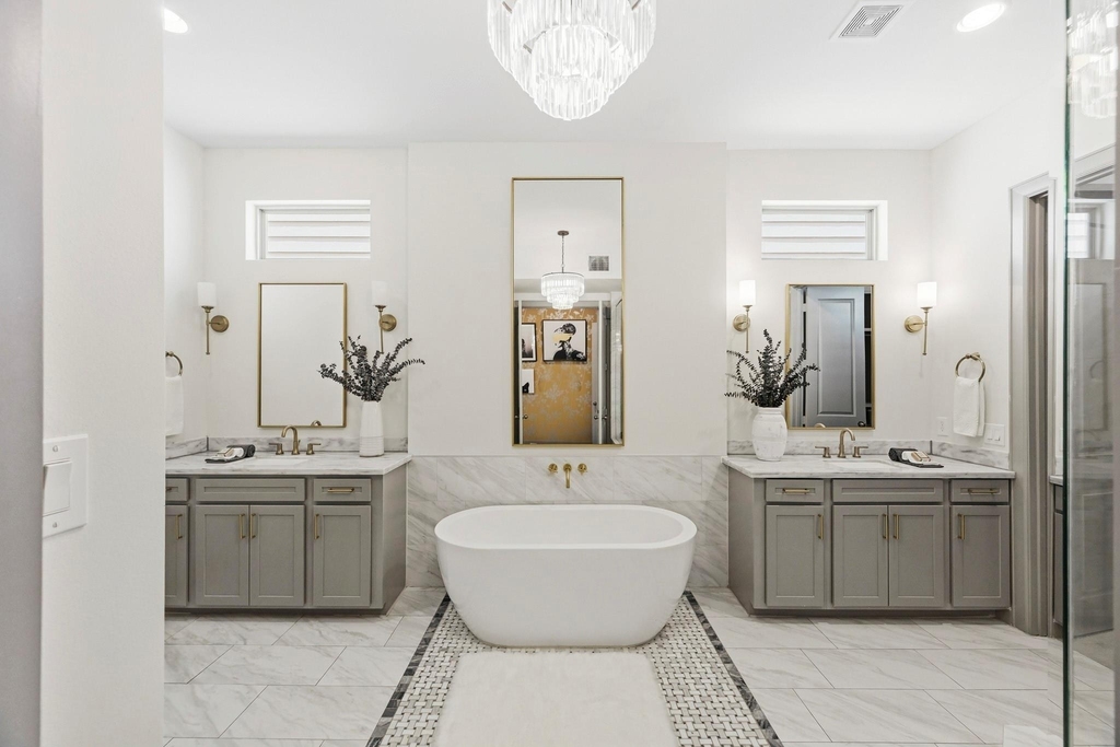 523 W 25th Street - Photo 13