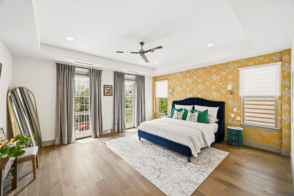 523 W 25th Street - Photo 10