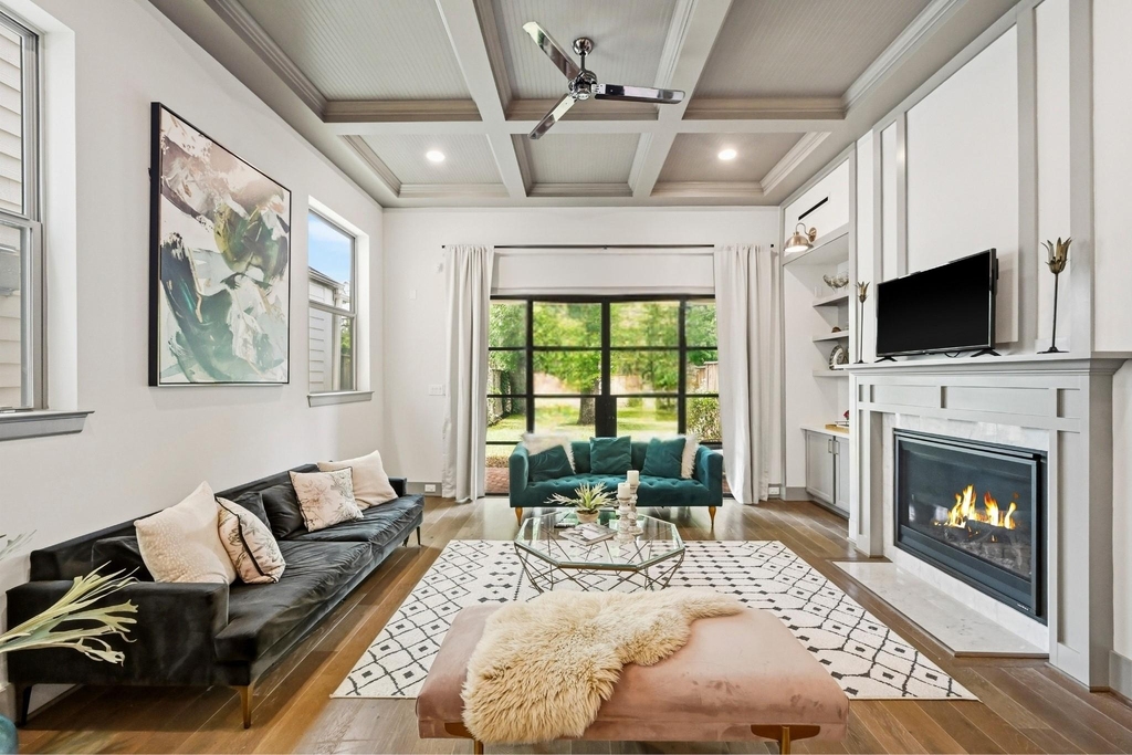 523 W 25th Street - Photo 0