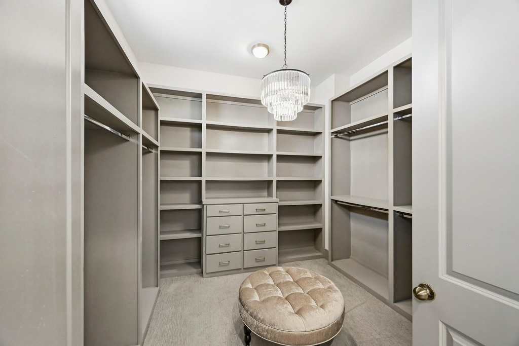 523 W 25th Street - Photo 16