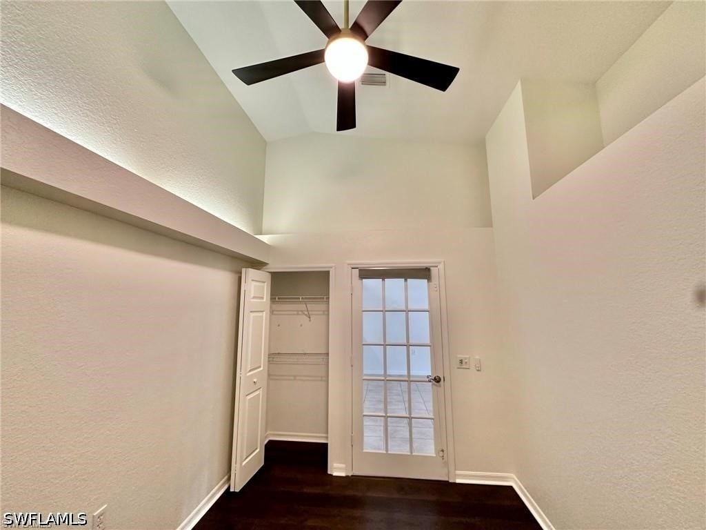25735 Lake Amelia Way - Photo 16
