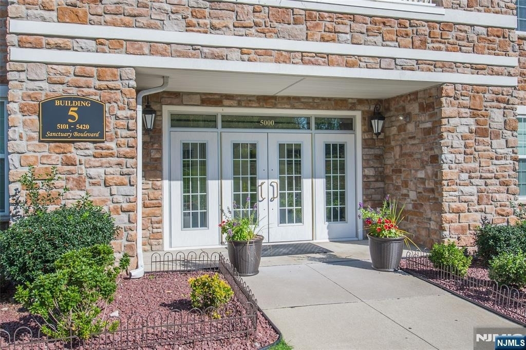 5404 Sanctuary - Photo 17