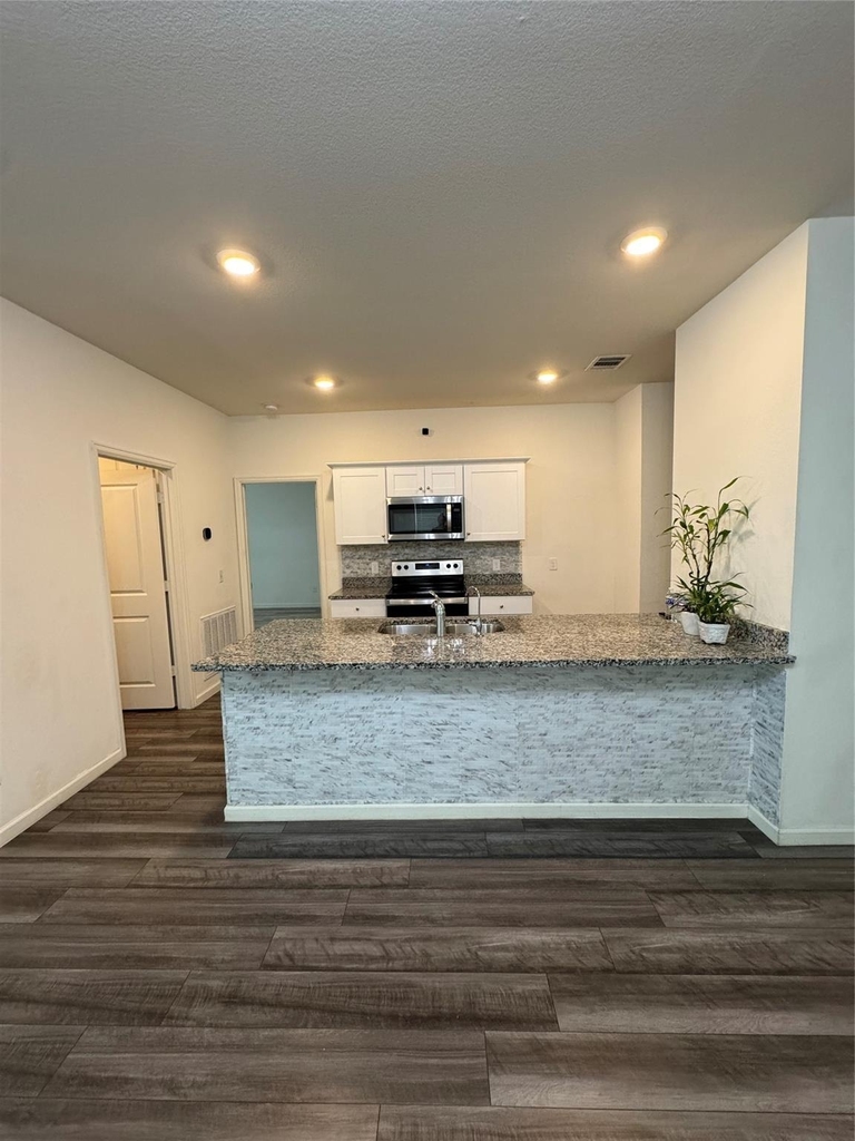 1061 Long Bay Court - Photo 4