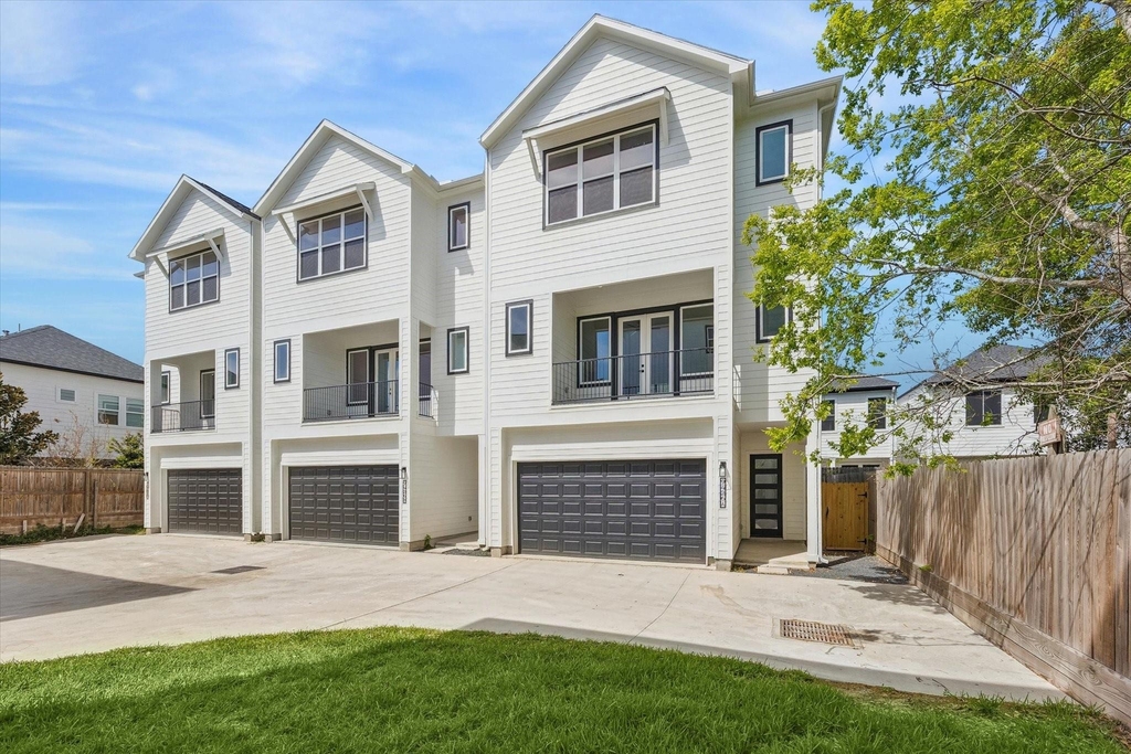 9426 Campbell Road - Photo 0