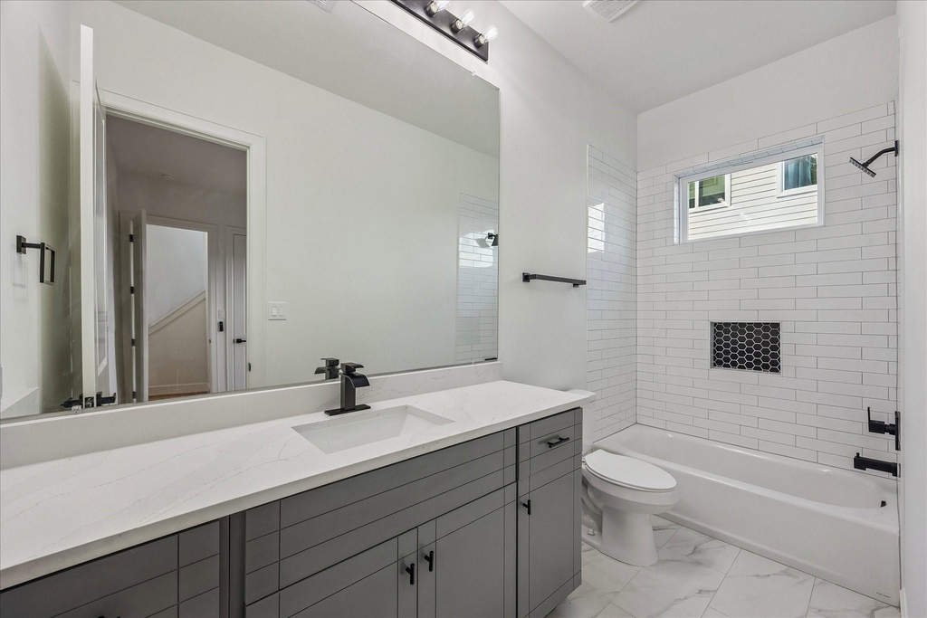 9426 Campbell Road - Photo 4