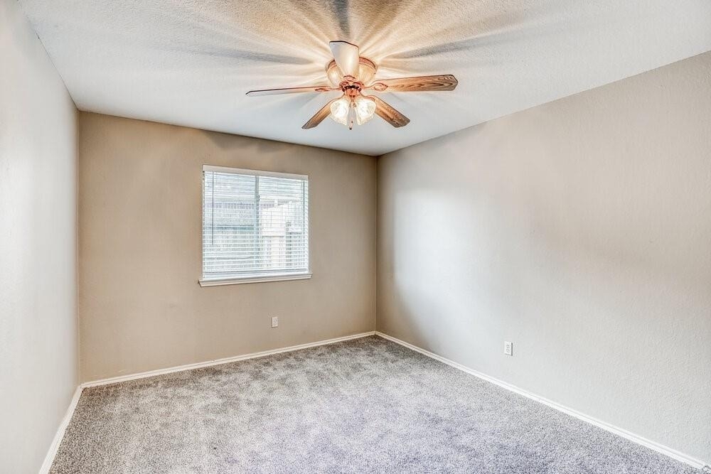 3605 Teal Glen Street - Photo 11