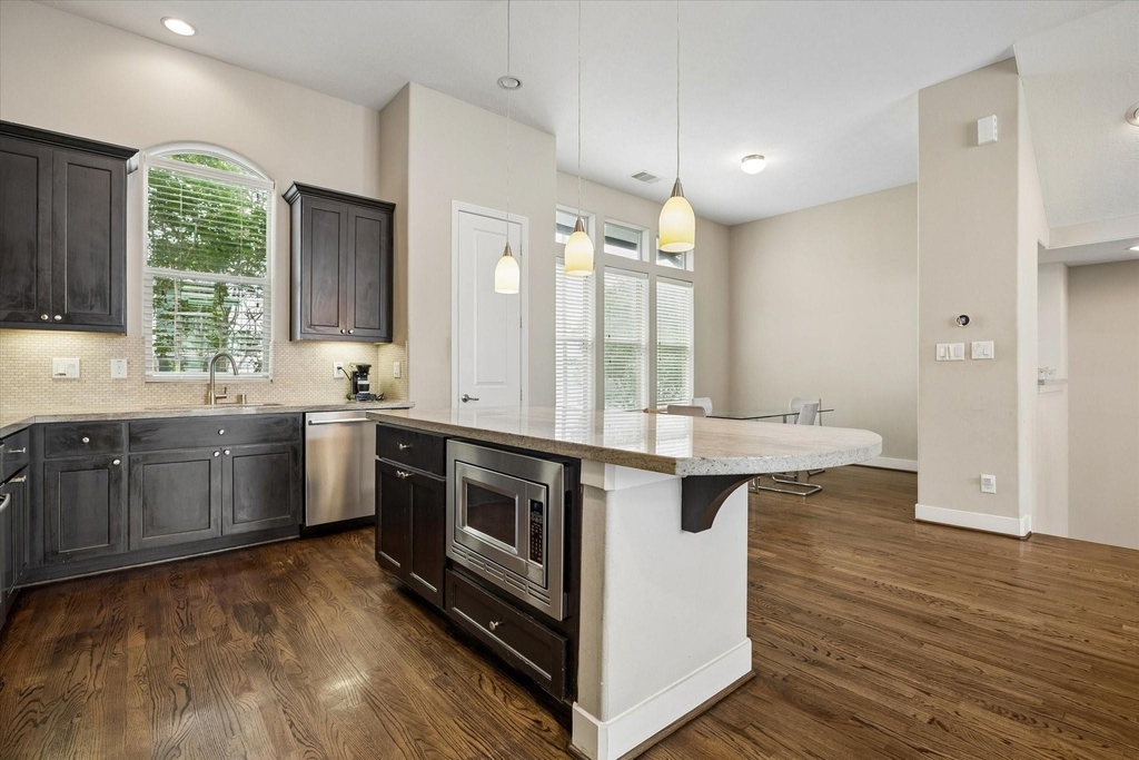 4220 Dickson Street - Photo 11
