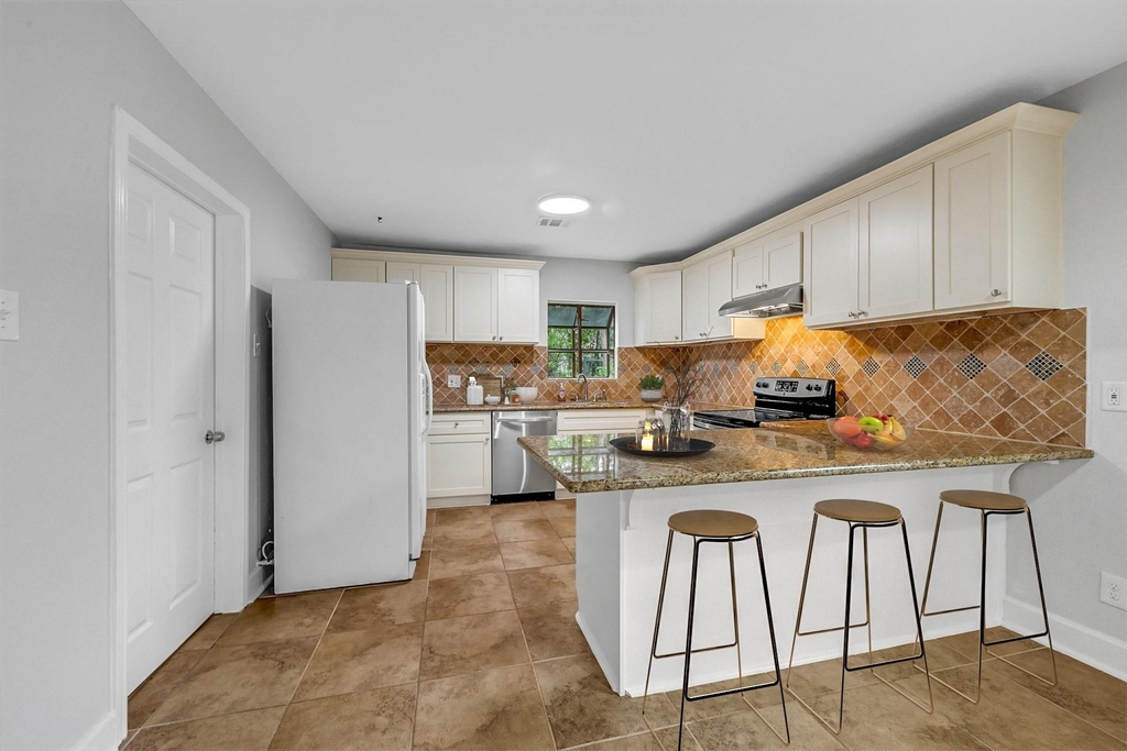 5310 Claremont Street - Photo 4