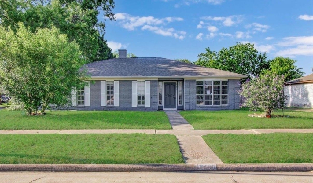 9430 Claridge Drive - Photo 0