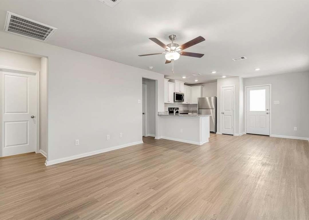 11423 Prairie Walk Drive - Photo 2