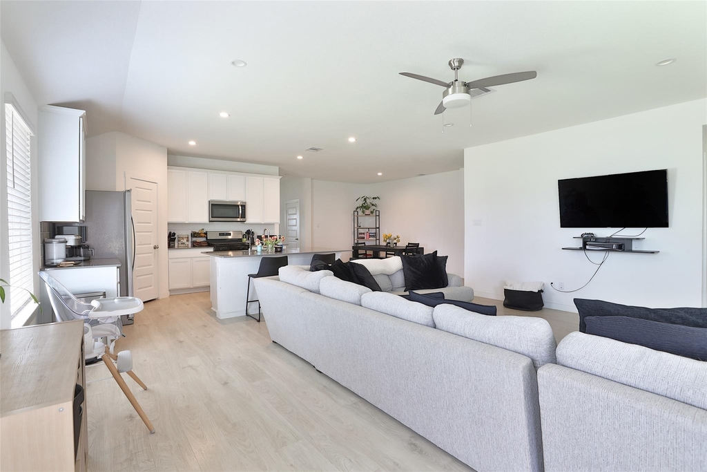 31615 Chollerford Court - Photo 12