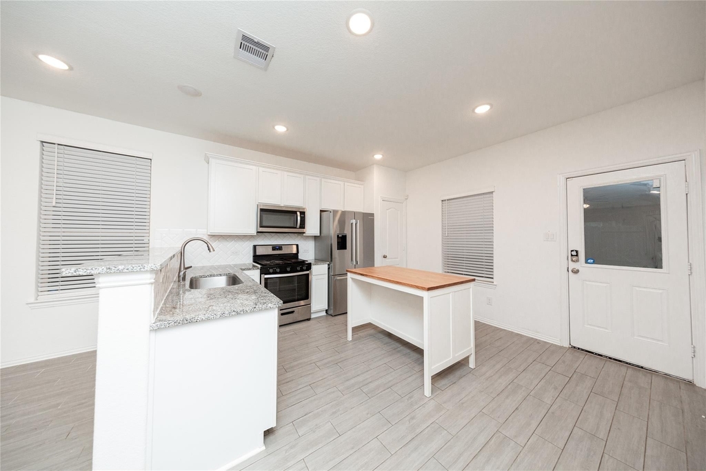 31206 Whitfield Court - Photo 5