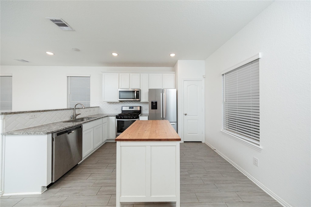 31206 Whitfield Court - Photo 4