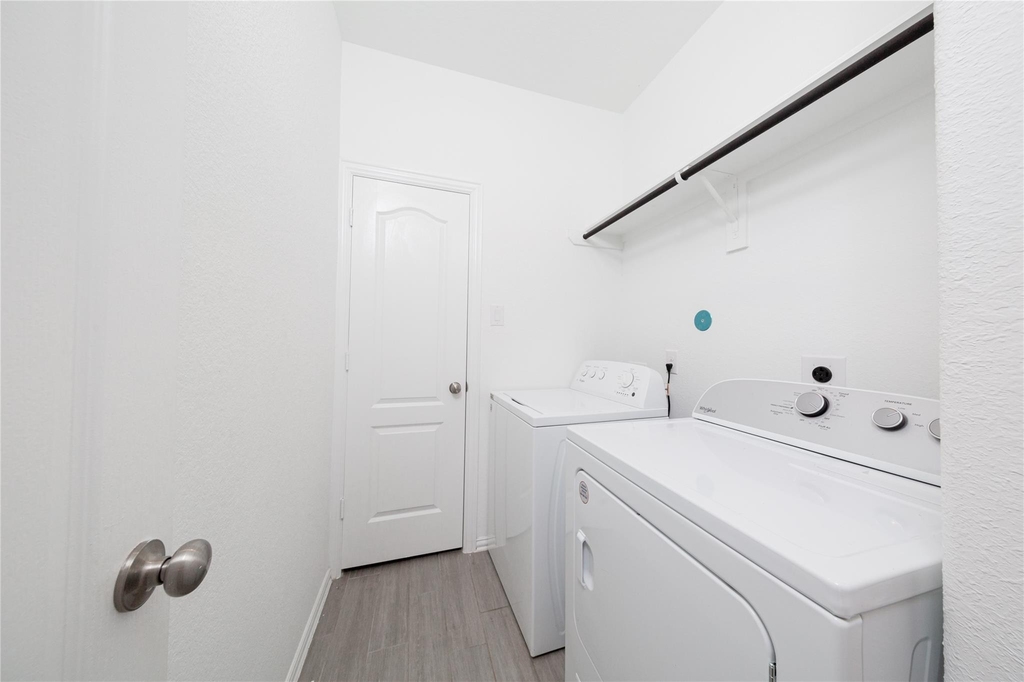 31206 Whitfield Court - Photo 12