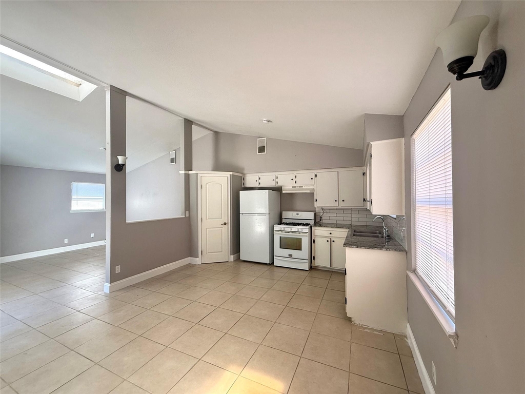 12842 Corpus Christi St - Photo 2