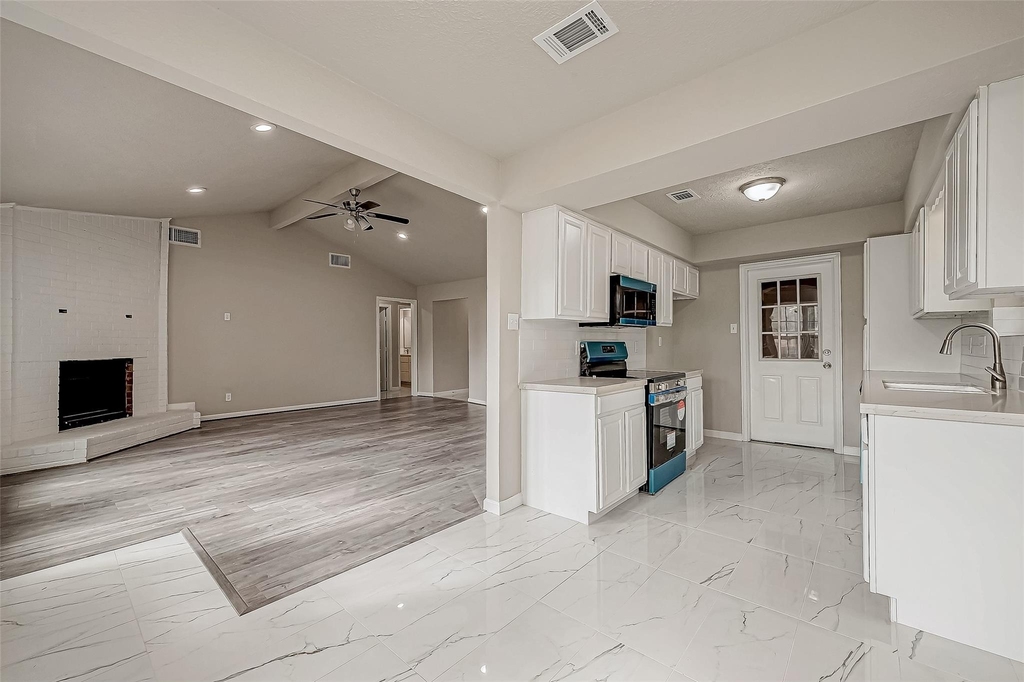 635 Tarpaulin Way - Photo 2