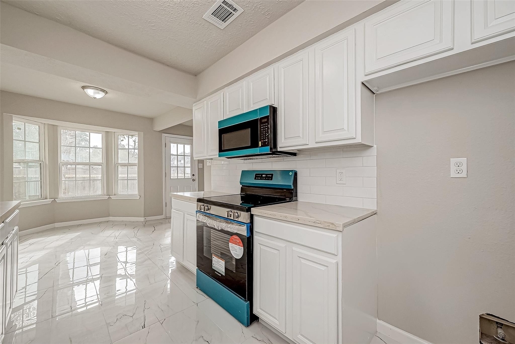 635 Tarpaulin Way - Photo 10