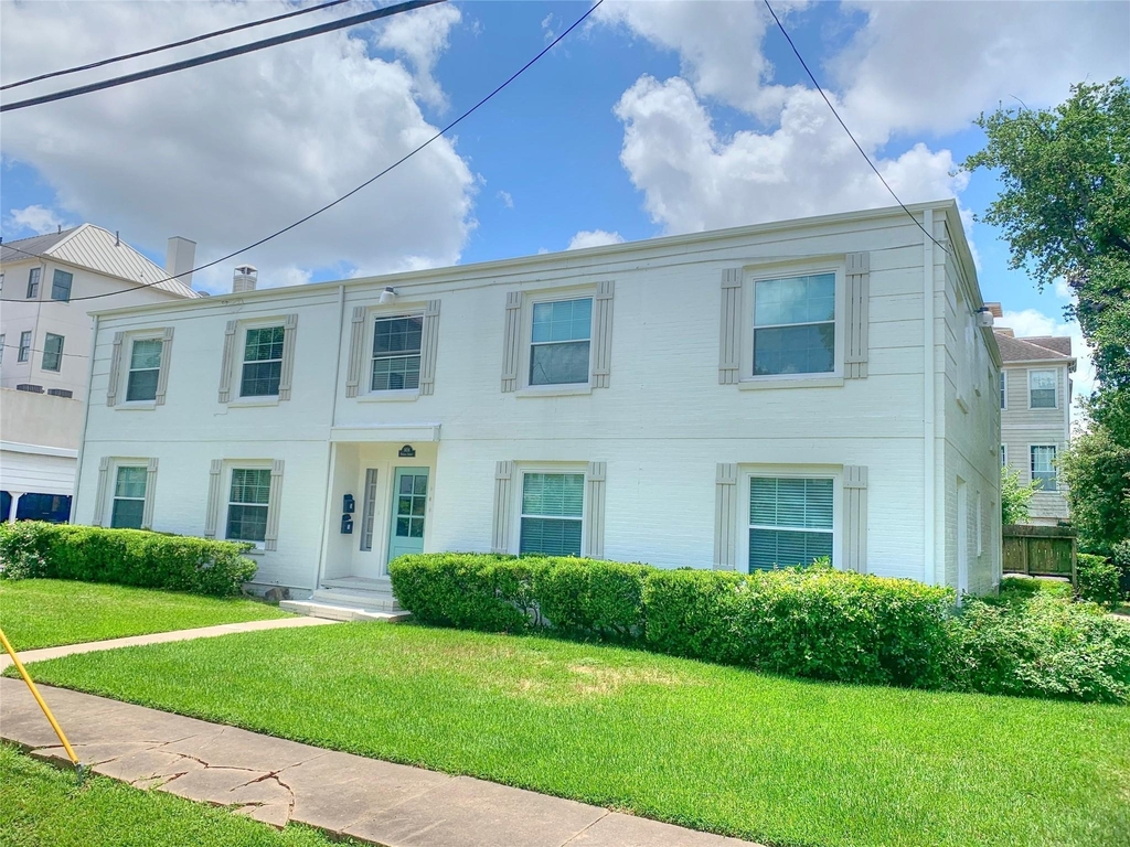 1406 Oakdale Street - Photo 0