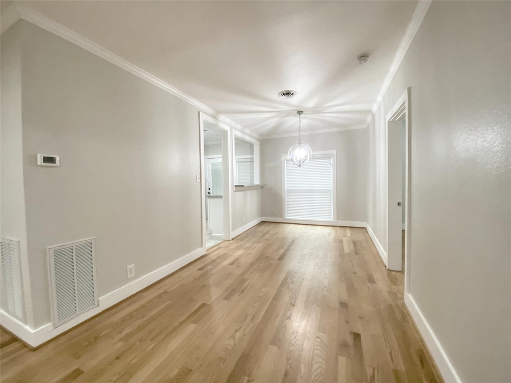 1406 Oakdale Street - Photo 4