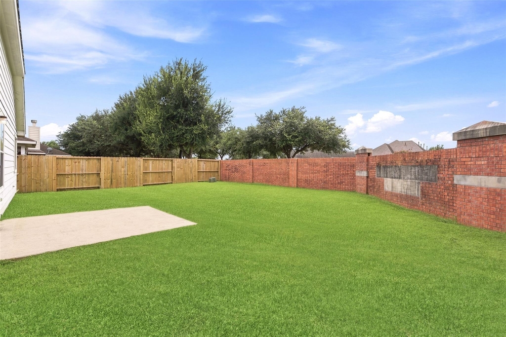 2002 Roaring Springs Drive - Photo 19