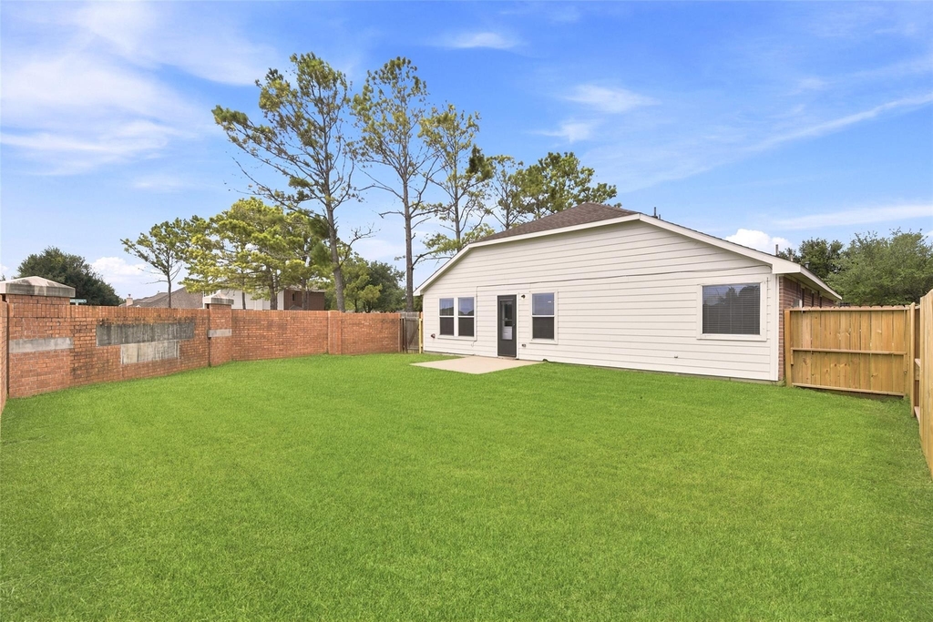 2002 Roaring Springs Drive - Photo 18