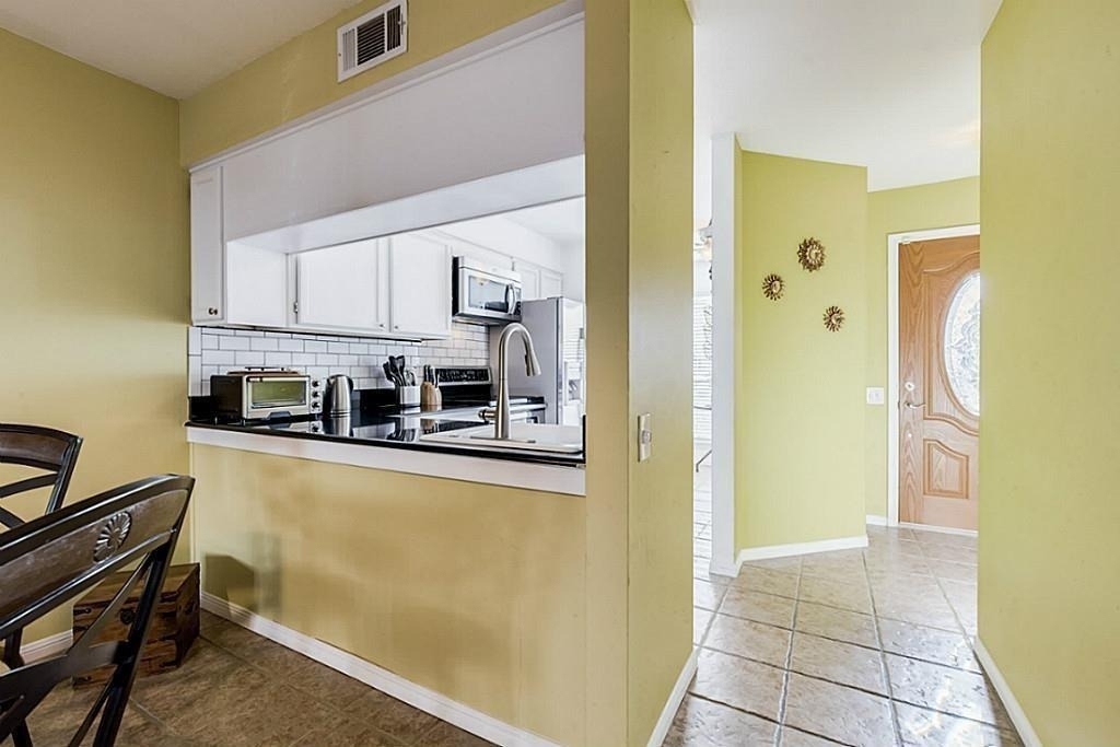 930 Rutland Street - Photo 6