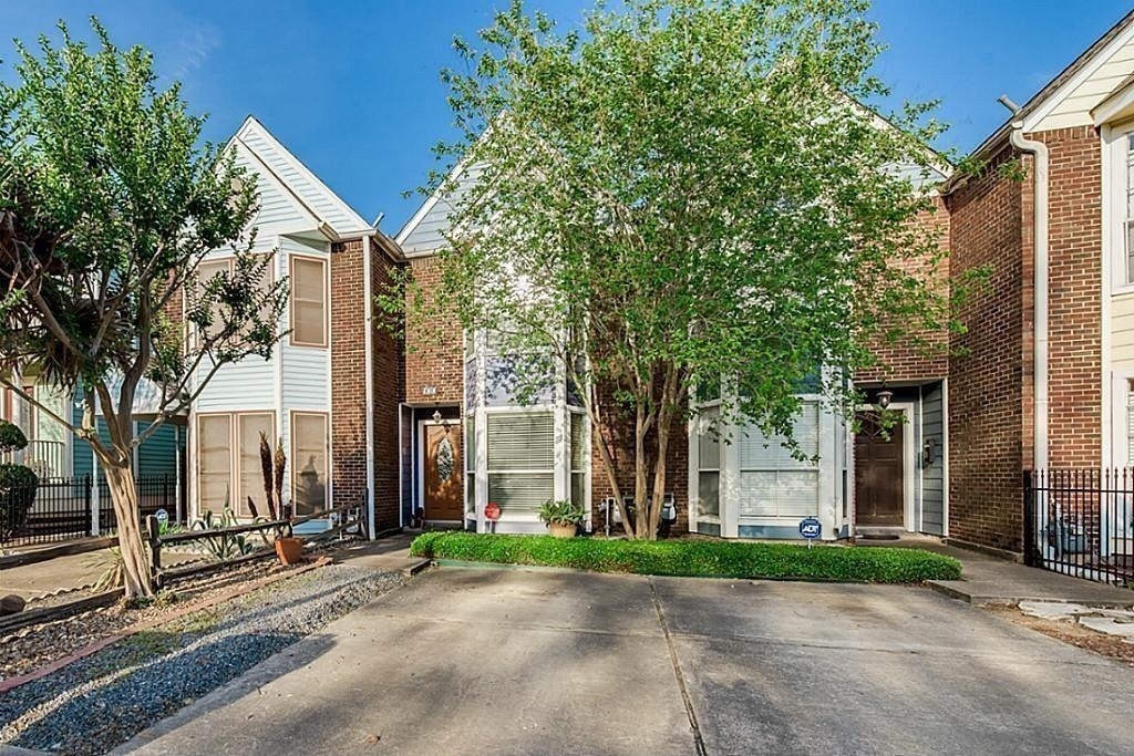 930 Rutland Street - Photo 0