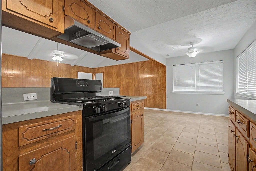 3519 Saratoga Drive - Photo 6