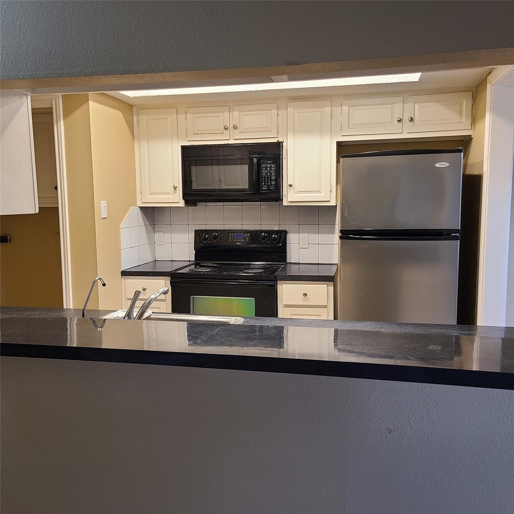 14389 Misty Meadow Lane - Photo 5