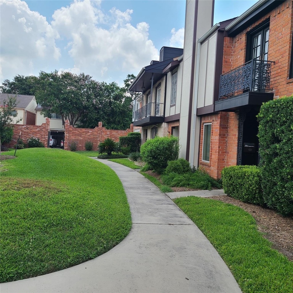 14389 Misty Meadow Lane - Photo 19
