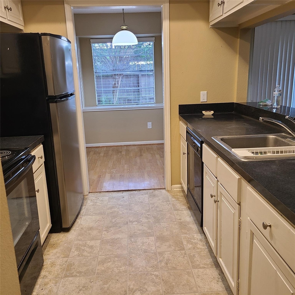 14389 Misty Meadow Lane - Photo 3