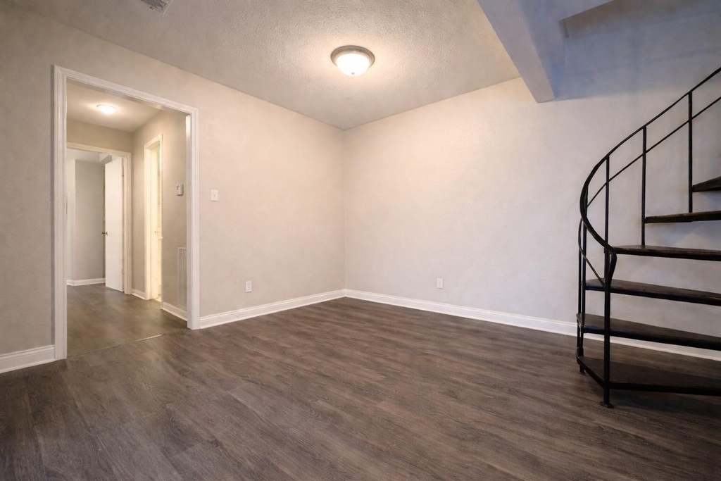 600 Price Drive - Photo 3