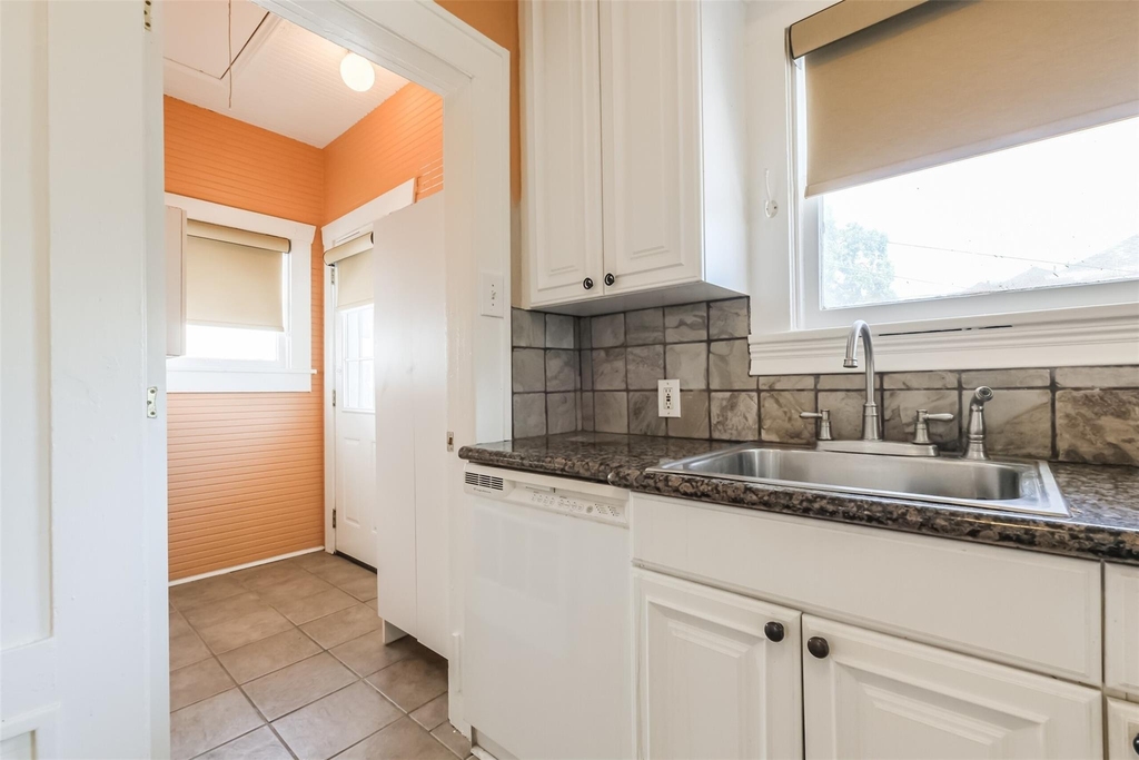 1716 Richmond Avenue - Photo 8