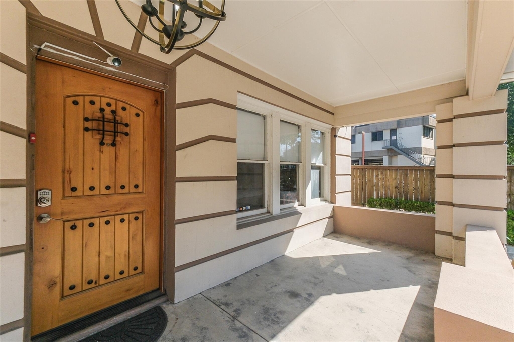 1716 Richmond Avenue - Photo 2