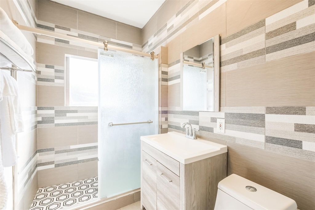 1716 Richmond Avenue - Photo 13