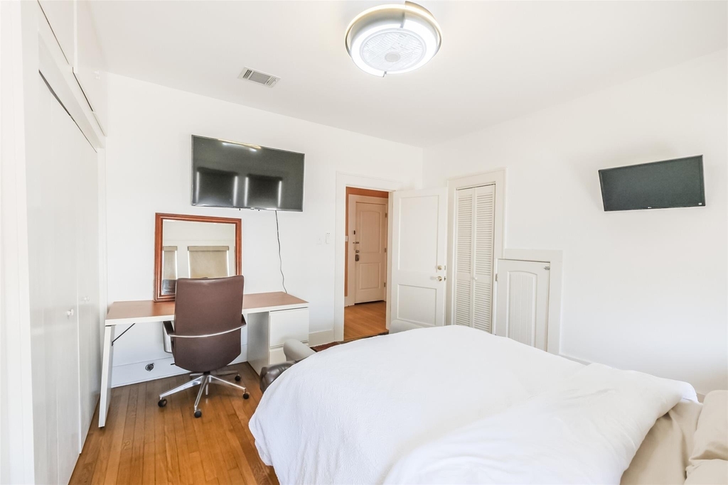 1716 Richmond Avenue - Photo 12