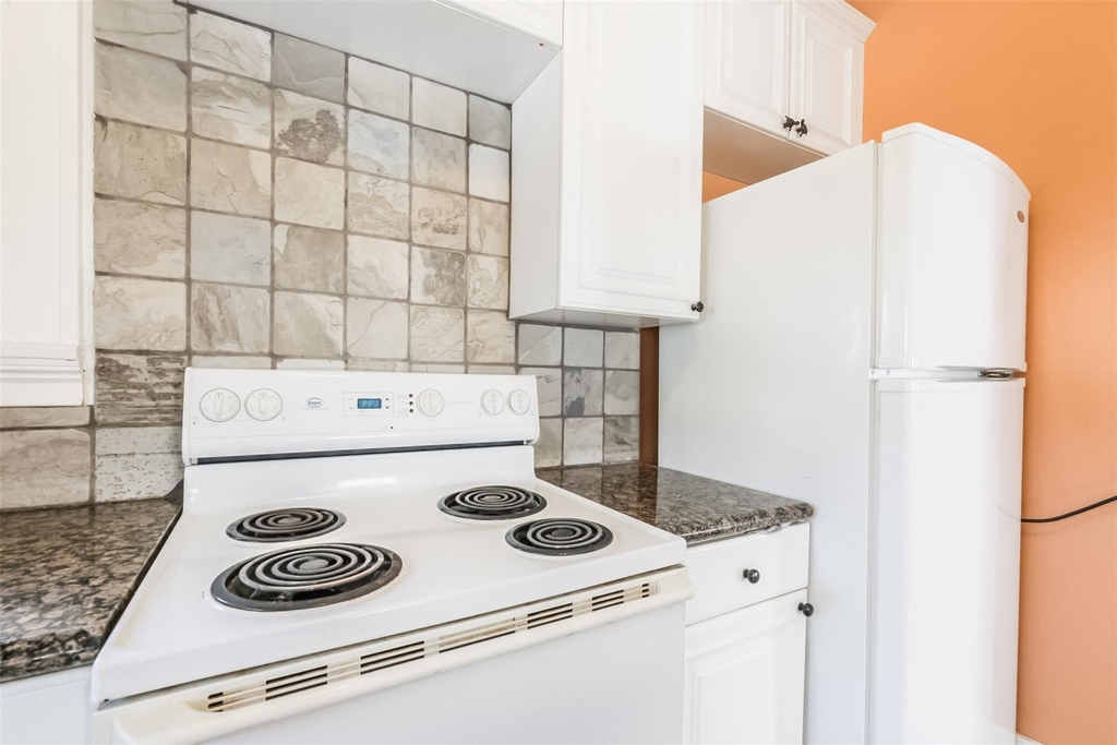 1716 Richmond Avenue - Photo 7