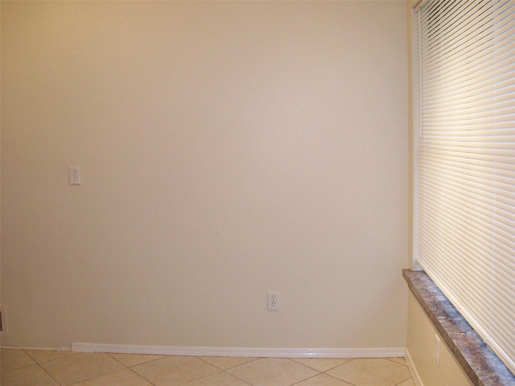 2617 Knoxville Drive - Photo 5