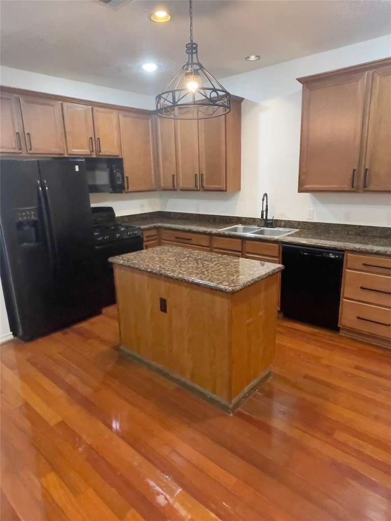1815 Lewis Street - Photo 5
