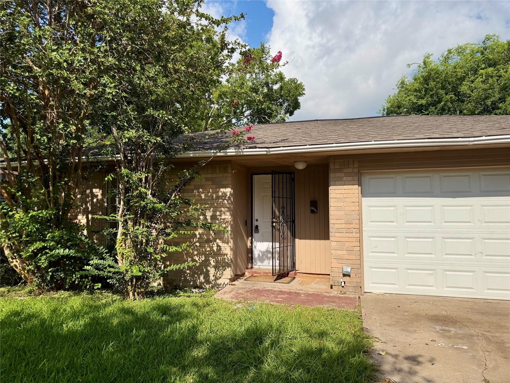 12818 Segrest Drive - Photo 18