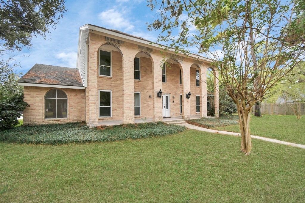 17903 Nanes Drive - Photo 2
