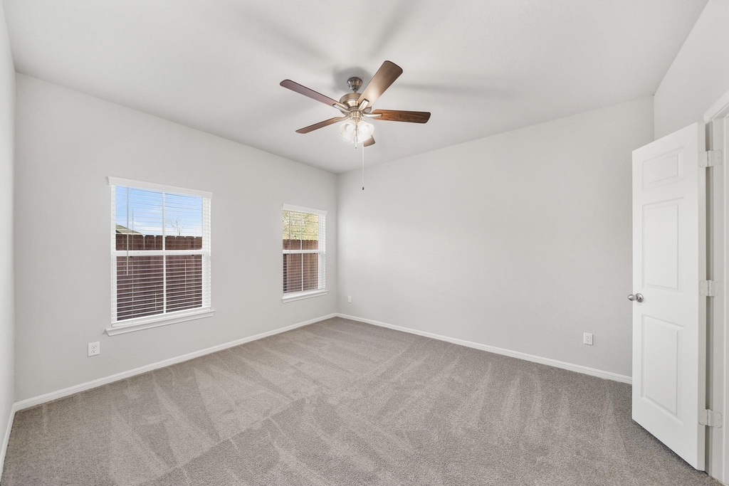 13427 Lucky Bill Lane - Photo 4