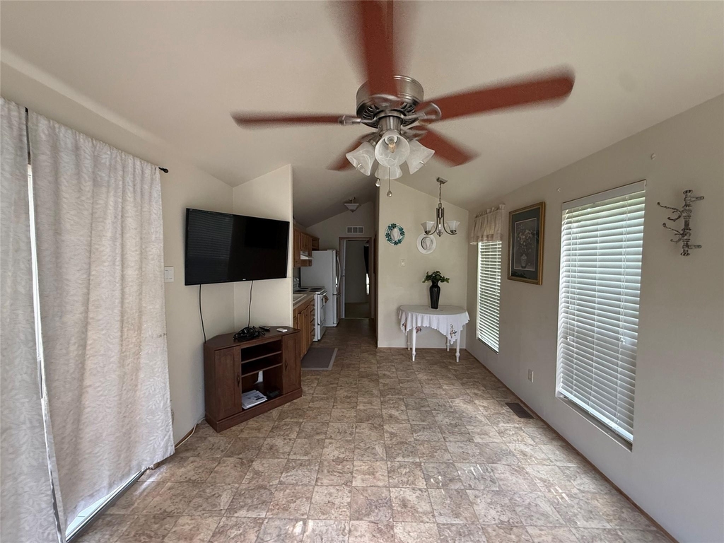415 12th - Photo 8
