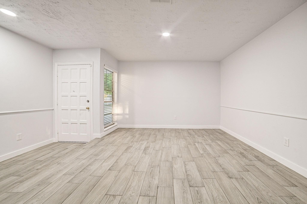 3918 Cypressdale Drive - Photo 8