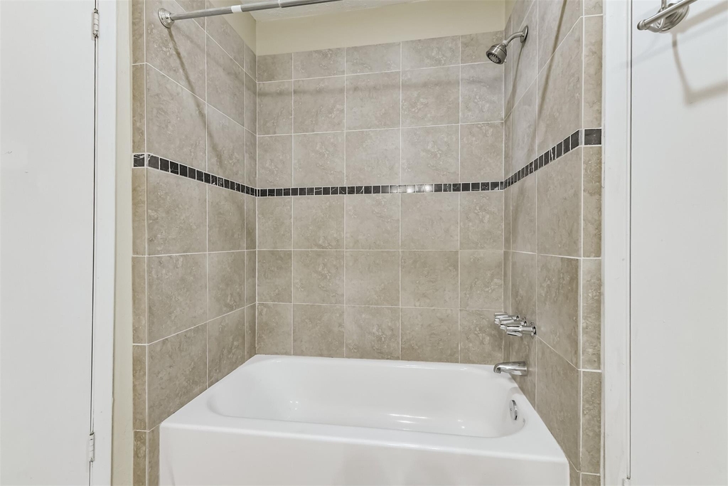 23227 Briarcreek Boulevard - Photo 19