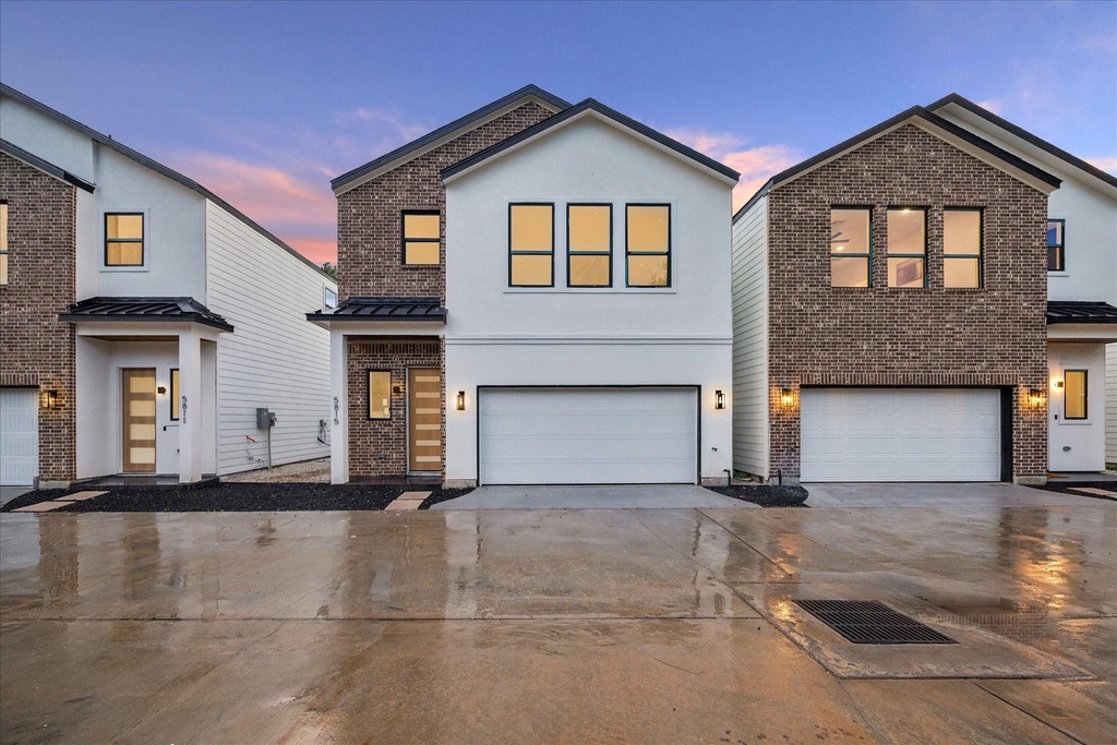 5815 Outer Banks Street - Photo 0